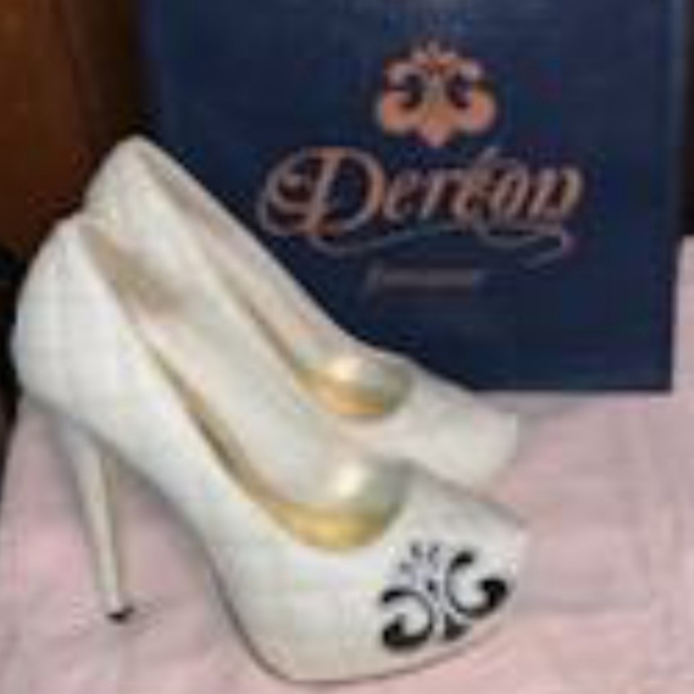 DEREON By Beyonce heels